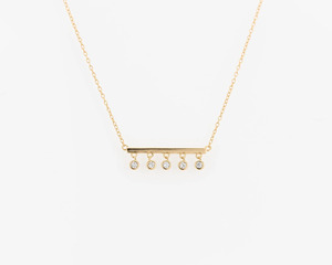 Collar de Oro Amarillo con Diamante Cultivado en Laboratorio en Forma de Barra - Product Image 1