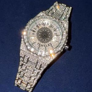 Splendide coffret cadeau de bijoux de luxe avec montre à diamants, mouvement à quartz analogique en argent Moissanite ETA, 45 mm, verre saphir, déployant - Product Image 2
