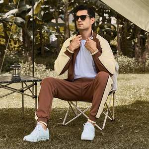 Ensembles Homme Automne-Hiver : Survêtements Décontractés à Capuche et Pantalon avec Panneaux Latéraux - Product Image 4