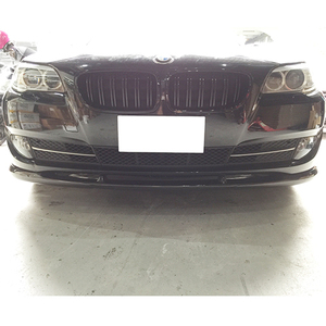 ลิ้นกันชนหน้าคาร์บอนไฟเบอร์ทรง HM แบบใหม่ สำหรับรถยนต์ F10 ซีรีส์ 5 ปี 2011-2016 รุ่นแพ็คเกจมาตรฐาน ติดตั้งแบบขันสกรู - Product Image 3