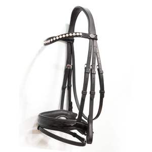 บังเหียนม้าหนังแท้สีดำคุณภาพพรีเมียม ทนทาน ประดับคริสตัล ดีไซน์หรูหราสไตล์อังกฤษ เหมาะสำหรับฝึกซ้อม กระโดดข้ามสิ่งกีดขวาง และการแข่งขัน - Product Image 1