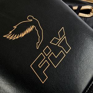 Gants de boxe Fly personnalisés noirs et dorés, 100% cuir de vachette véritable de qualité supérieure, gants de boxe à lacets pour le sparring - Product Image 5