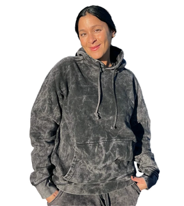 เสื้อฮู้ดดี้วินเทจลายฟอกสีสไตล์เรโทรสตรีทแวร์ พร้อมผ้าฟลีซเนื้อนุ่มพิเศษเพื่อความสบายในทุกโอกาส ดีไซน์พอดีตัว - Product Image 1