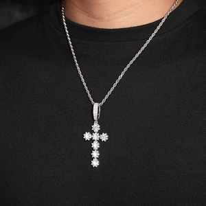 Colgante de Cruz con Micro Pavé de Moissanita, Colgante de Cruz con Piedras de Moissanita, Plata Sólida 925, Moissanita Certificada GRA - Product Image 5