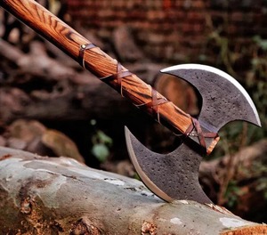 Hacha de Doble Hoja Premium Hecha a Mano para Exteriores, Mango de Madera, Acero con Alto Contenido de Carbono, Hoja de 10 Pulgadas, Longitud Total de 35 Pulgadas, para Camping y Bushcraft - Product Image 1