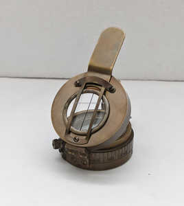 Brújula de Navegación con Cubierta Plegable y Anillo para Colgar, para Campismo, Senderismo, Supervivencia y Decoración - Product Image 4