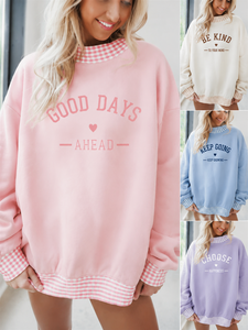 เสื้อสเวตเชิ้ตสีชมพูแบบใหม่ทรงโอเวอร์ไซส์สำหรับผู้หญิง คอเต่า ไหล่ตก แต่งขอบเรียบ พิมพ์ลายตัวอักษร แขนยาว สำหรับฤดูใบไม้ร่วงและฤดูหนาว 100% - Product Image 2