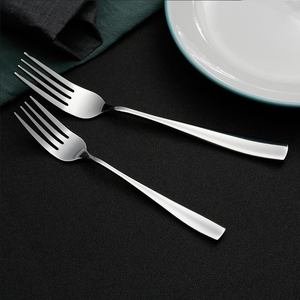 Tenedores de Acero Inoxidable con Acabado Espejo, Diseño Minimalista de Mango Largo, Aptos para Lavavajillas, Juego de Cubiertos Plateados para Bodas - Product Image 5