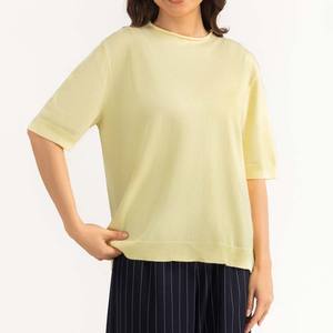 T-shirts confortables pour femmes, vente directe d'usine, best-seller, style minimaliste, jaune, manches courtes, tricot, coupe décontractée, streetwear Gen Z - Product Image 1