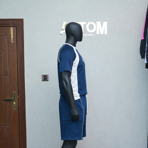 Ensemble personnalisé de t-shirts et shorts deux pièces pour homme – Collection été – Vente en gros - Product Image 2