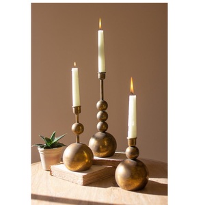 Ensemble de porte-bougies de Noël en métal doré minimaliste moderne, fait main, 3 sphères, supports de bougies coniques, centre de table - Product Image 2