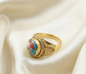 Bague artisanale vintage en argent sterling plaqué or avec turquoise naturelle en forme d'œuf sertie clos, bijou bohème fait main, cadeau - Product Image 1