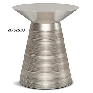 Table basse moderne minimaliste en métal avec surface en marbre importé, meubles d'intérieur industriels, table basse avec structure en métal - Product Image 1
