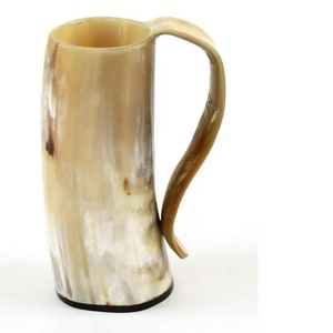 Taza de Beber de Cuerno Hecha a Mano HASAN CRAFT HC-0001, Diseño Vintage con Asa, Grabado Triangular, Superficie Texturizada para Uso Doméstico - Product Image 5