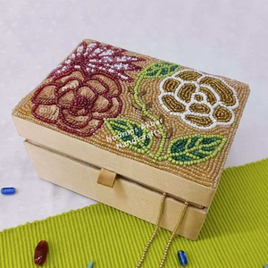 Boîte à bijoux en verre perlé floral faite à la main de luxe, boîte organisatrice de bijoux en tissu satiné, boîte cadeau, fabrication sur mesure - Product Image 3