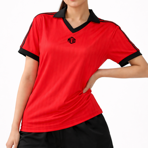 Camiseta de Fútbol Americano Roja con Cuello en V para Mujer, 100% Poliéster, Franjas Verticales, Uniforme de Equipo de Fútbol, Logotipo Personalizado OEM, Ropa Deportiva al por Mayor - Product Image 4