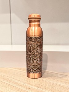 Bouteille en cuivre à motif floral impérial de l'exportation indienne internationale. (Cuivre pur certifié) - Product Image 1