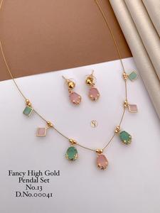 Collier pendentif élégant plaqué or avec strass rouge et perles de cristal pour femme, bijoux cadeau - Product Image 1