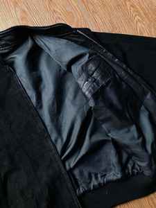 Veste bomber d'hiver unisexe en cuir véritable brodée de strass et de paillettes avec fermeture éclair, personnalisée par Kernel Apparel pour hommes - Product Image 4