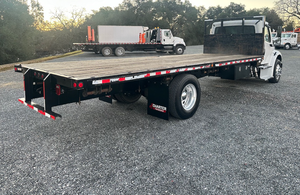 Camiones Freightliner M2 106 con Remolques de Plataforma, Usados, Super Limpios y Económicos, Modelos 2014, 2015 y 2016, Listos para Exportación - Product Image 6