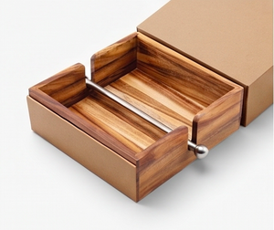 Porta Servilletas de Madera Sólida con Diseño Artesanal, Perfecto para Vajilla Elegante en el Hogar, Hoteles y Restaurantes - Product Image 6