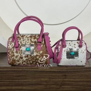 Bolso de Viaje Elegante de Cuero Genuino 100% Estilo Western con Patrón Premium, Cierre de Cremallera y Concho, Unisex - Product Image 1