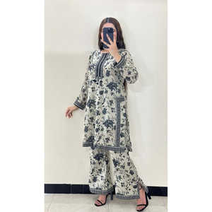 Ensemble de vêtements de fête pour femmes avec impression numérique Élégant et tendance - Product Image 4