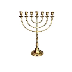Menorah Tradicional de Jerusalén de 7 Ramas con Acabado Esmaltado, Menorah de Latón Resistente para Centro de Mesa en el Hogar o Comedor - Product Image 3