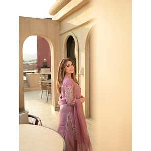 Belle haut-bas et fantaisie Dupatta pour les fêtes Robes de bal élégantes - Product Image 3