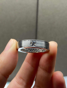 แหวนแต่งงานฮิปฮอปแบบมินิมอล BantiJewels เงินแท้ 925 ประดับเพชรโมอิสซาไนต์ทรงบริลเลียนต์ ชุบโรเดียม GRA - Product Image 1