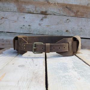 Ceinture porte-cartouches en cuir de qualité professionnelle |   Ceinture de chasse marron personnalisée en cuir de haute qualité avec sangle porte-cartouches - Product Image 3