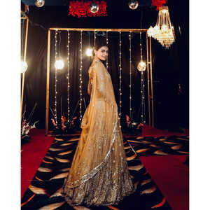 Ropa de boda de diseñador Dori & Sequence Work Lehenga Choli para damas de honor e invitados - Product Image 3