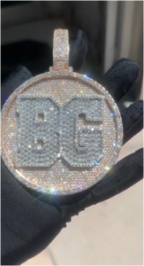 CONCEPTION - Collar con Colgante de Moissanita VVS Personalizado con Diseño de Letra o Nombre, Estilo Iced Out, Brillante, en Oro Blanco - Product Image 5