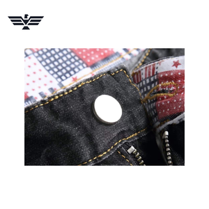 Shorts en jean noir pour homme, coupe droite, cargo, taille mi-haute, légèrement déchirés, style décontracté d'été, en polyester/coton respirant, tricoté 300g - Product Image 3
