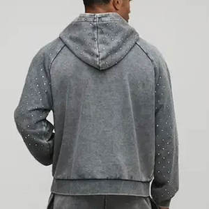 Fournisseur de sweats à capuche personnalisés avec strass, sweat à capuche en tissu durable avec design orné de pierres, idéal pour les labels de mode - Product Image 2