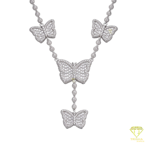 Collier papillon de luxe avec quatre motifs papillon brillants et sections ornées de perles, mode féminine glamour - Product Image 6