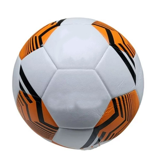 Ballon de football OEM blanc, orange et noir, motif entraînement, durable, gonflé, emballage officiel, taille 5, toucher doux - Product Image 3