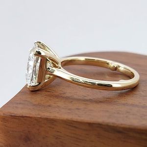 Bague de fiançailles en or 18 carats et argent sterling 925 avec diamant de laboratoire taille ronde et bande à trois pierres - Product Image 3