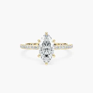 Anillo de compromiso solitario con diamante marquise de 1.50 quilates, engaste de seis puntas con media banda de diamantes redondos en oro rosa y blanco. - Product Image 5