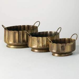 Macetero de Metal de Primera Calidad para un Estilo Interior Sofisticado que Combina Artesanía y Diseño Elegante - Product Image 1