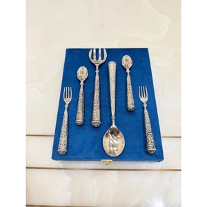 Elegante Juego de Cubiertos Metálicos con Mangos Grabados, Acabado Espejo de Alta Calidad, Apto para Lavavajillas, Ideal para Bodas - Product Image 5