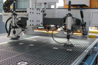 Machine de découpe de bois CNC 5 axes avec 45 degrés de rotation °   Tête rotative pour lame de scie, centre de travail du bois multifonctionnel pour surfaces courbes complexes