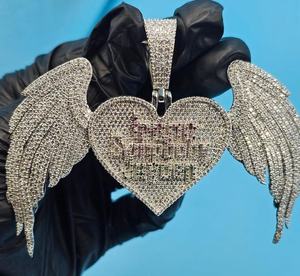 จี้รูปหัวใจปีกนางฟ้าประดับเพชรโมอิสซาไนต์แบบกำหนดเอง จี้สลักชื่อ จี้ฮิปฮอป จี้แฟชั่นแร็ปเปอร์ จี้บลิงๆ - Product Image 6