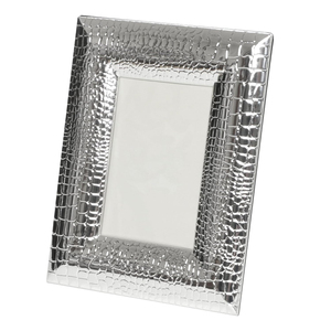 Marco de fotos de metal color plata, hecho a mano, ampliamente vendido, para decoración del hogar, a un precio nominal, de un fabricante indio. - Product Image 1