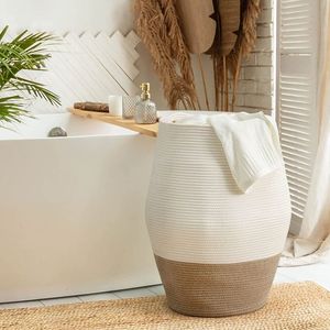 Cesta organizadora elegante, pieza premium para decoración del hogar, cesta decorativa funcional, solución de almacenamiento contemporánea, cesta de mimbre. - Product Image 1
