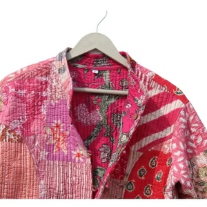 Chaqueta acolchada reversible con forro Chaqueta de retazos Chaqueta moderna para mujer - Product Image 1