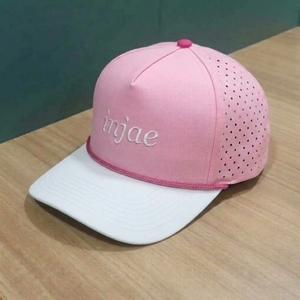 Casquette de golf OEM personnalisée à 5 panneaux, perforée, découpée au laser, broderie plate, visière pré-courbée, faible MOQ, fournisseur de casquettes en toile courantes, ODM - Product Image 3