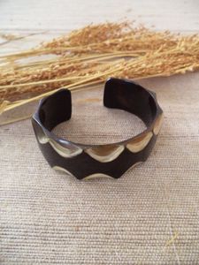 Modern Buffalo Horn Cuff <b>Bracelet</b> Featuring Natural Horn Patterns For Distinctive Fashion Appeal - Product Image 2