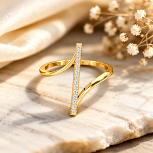 Anillo apilable minimalista de plata de ley 925 con barra recta y piedra preciosa, ideal para regalo de novia. - Product Image 4