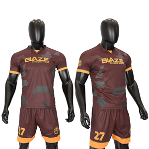 Conjunto de camisetas de fútbol de calidad de Tailandia al por mayor de fábrica, conjuntos de uniformes de fútbol personalizados, kit de camisetas de fútbol para verano e invierno - Product Image 1